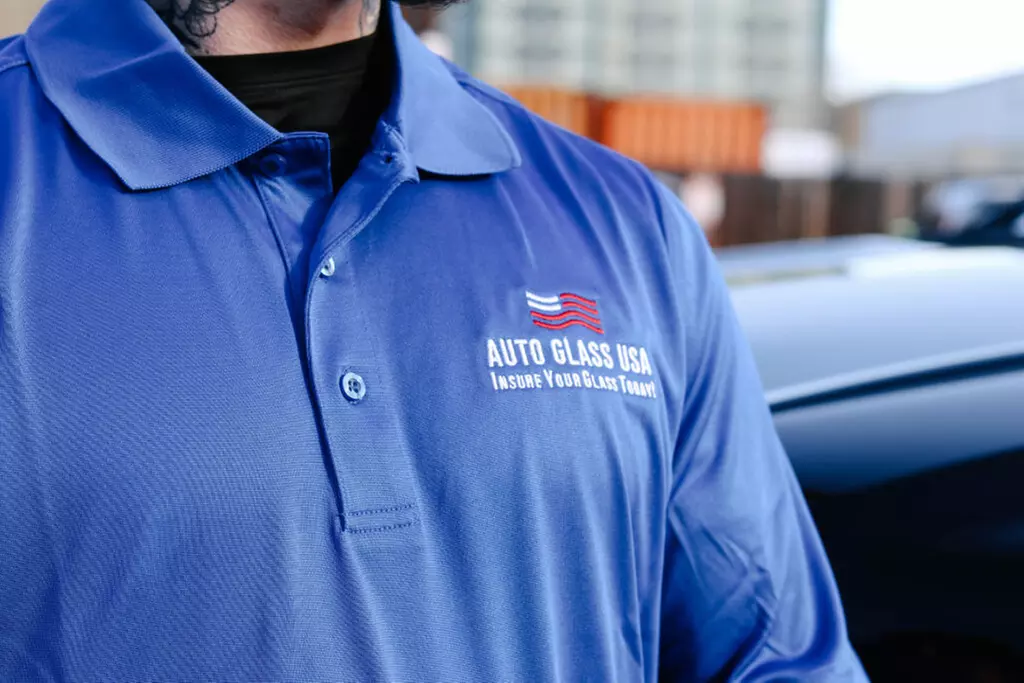 Windshield Replacement with FREE Windshield Wipers / Chip Repair