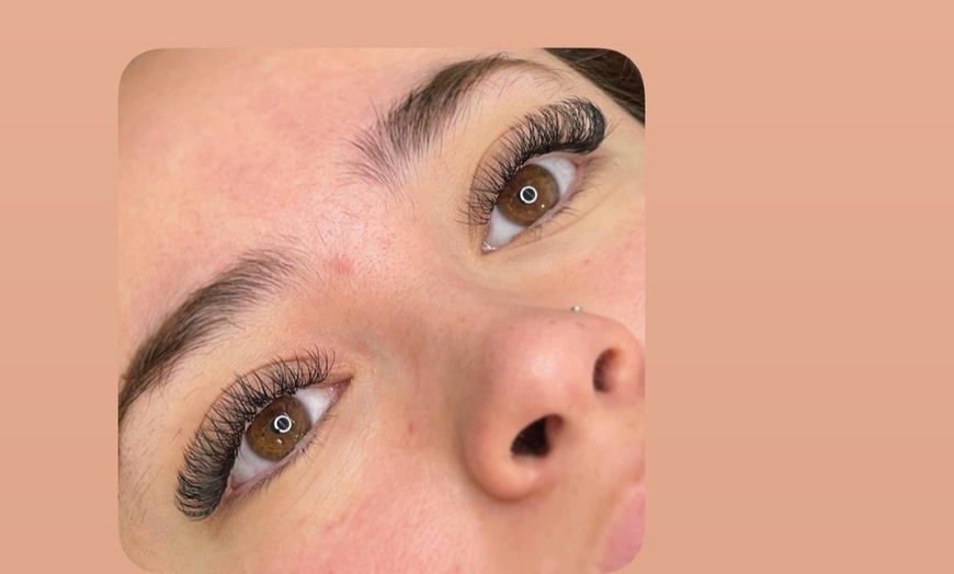 Image 8: Full Set of Classic Eyelash Extensions with Optional Volume or Fills