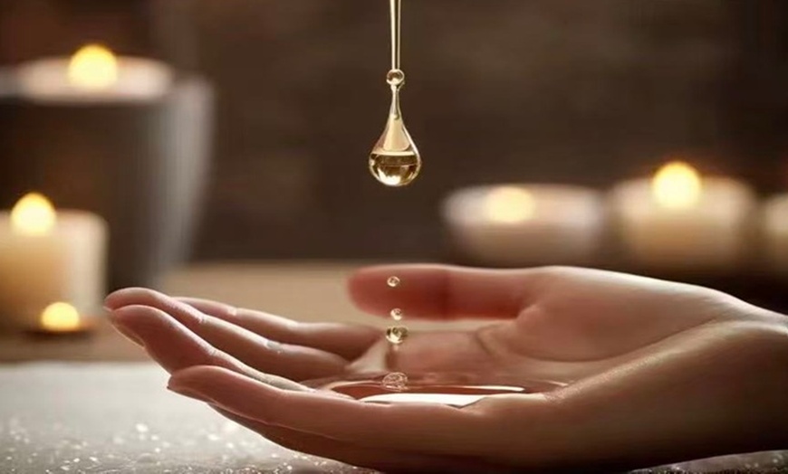 Image 2: Relax with a 60-Minute Combo Massage Experience