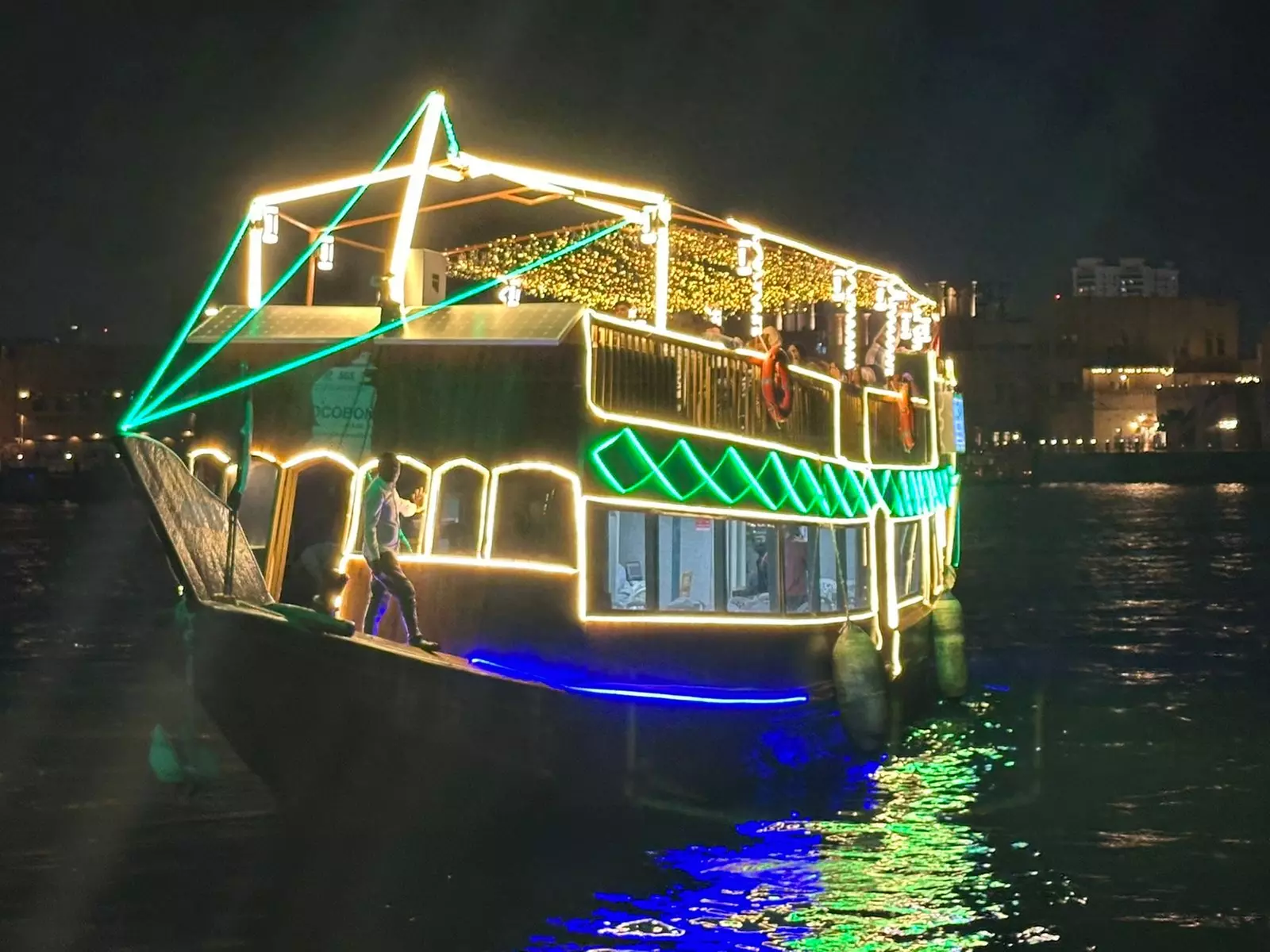 Cruise with Dinner, Beverages and Live Shows (Child 39) Adult (49)