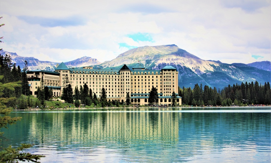 Image 9: Banff & Yoho National Parks Tour – Calgary Departure