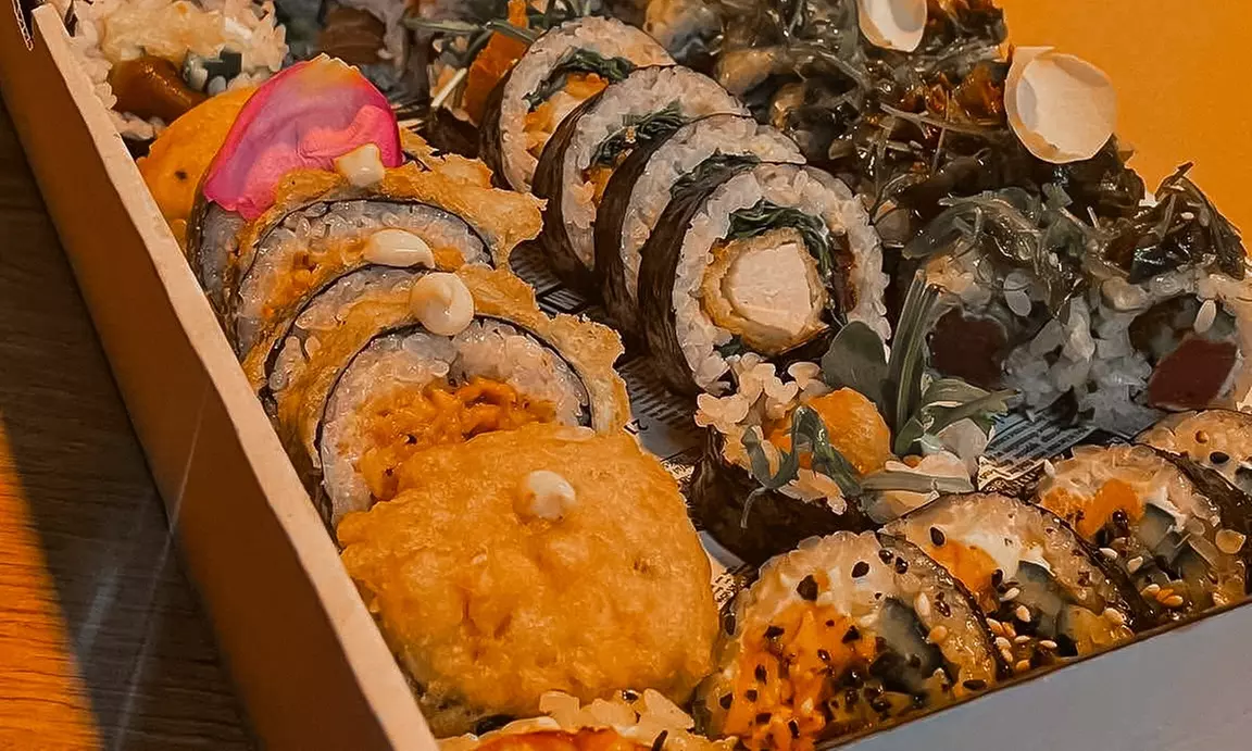 Catering sushi na twoją imprezę: 300-1000 sztuk od Ikeda Sushi