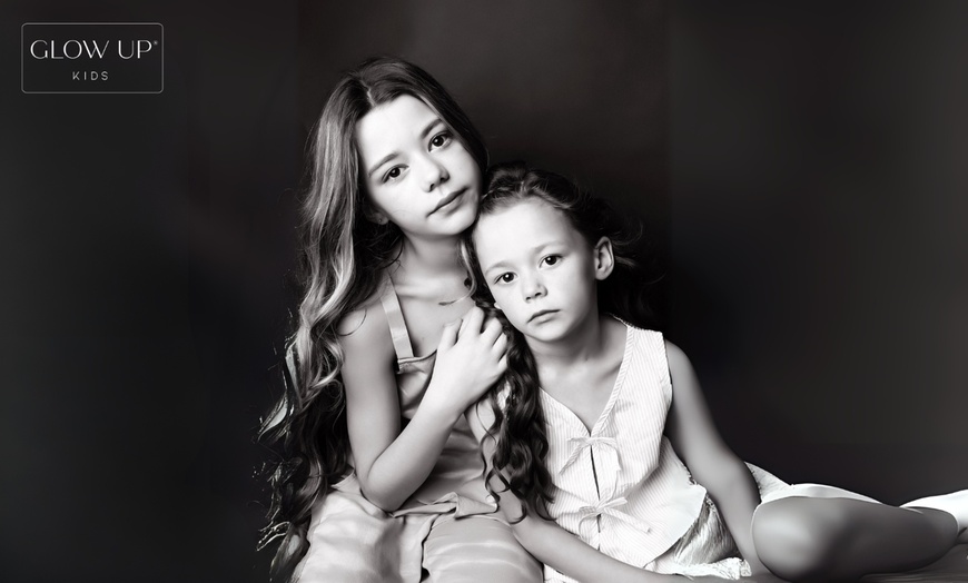 Image 4: Experience a  Runway Photoshoot Experience with Mini Makeover