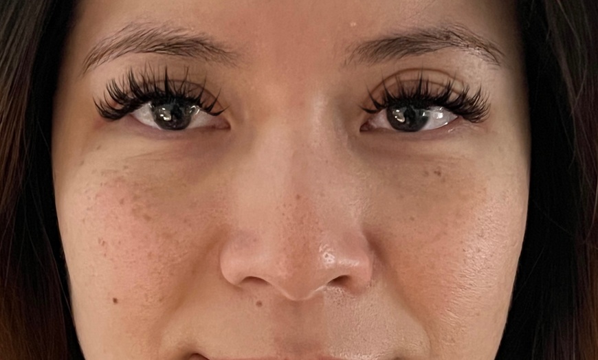 Image 7: Up to 50% Off on Eyelash Extensions at Baddie Winks