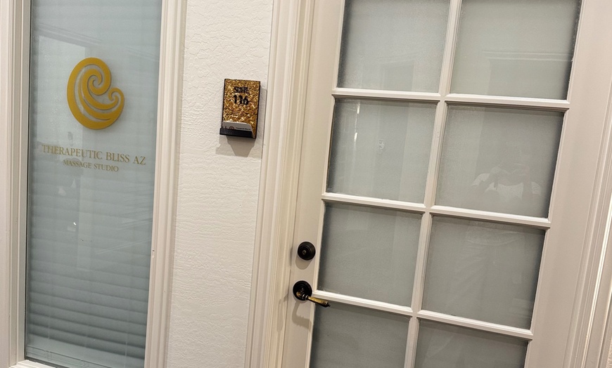 Image 4: Relax with a 60- or 90-Min Custom Massage Options 