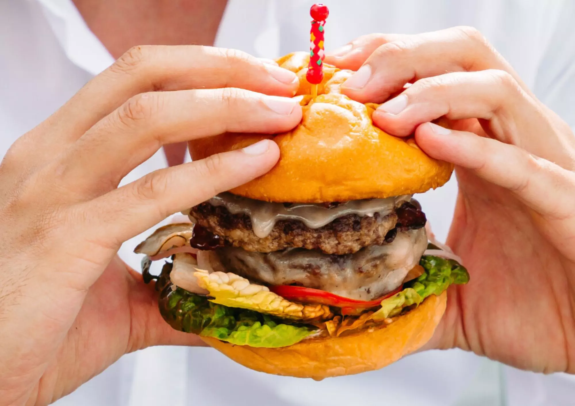 Premium 3 Course Menu +Water w/ Optional 1 Glass - Grape or Pool/Beach