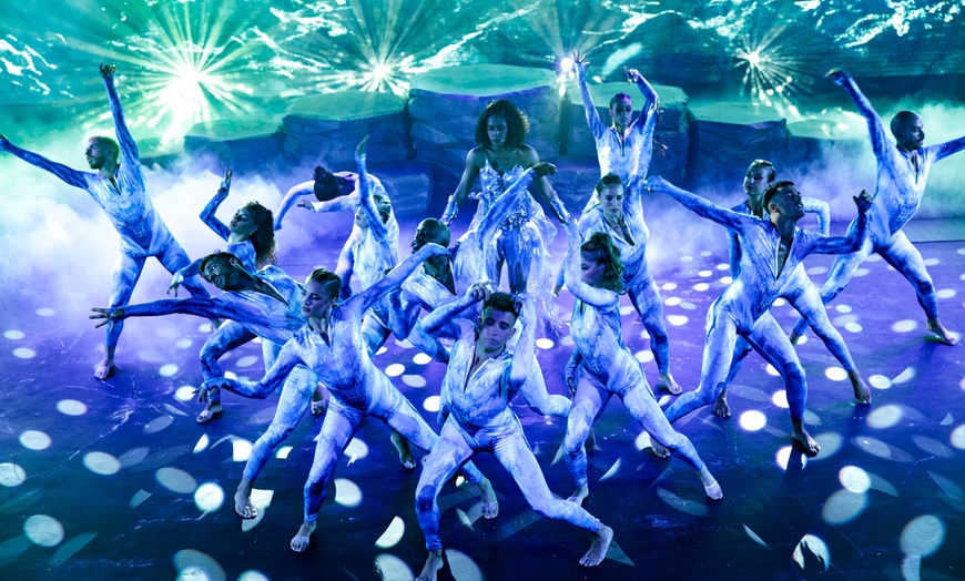 Image 2: Entrada al Scala Show con copa de cava y opción a cena para 1 o 2