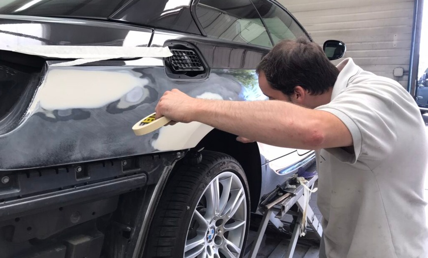 Image 2: Redressage, réparation de rayure profonde, préparation et peinture