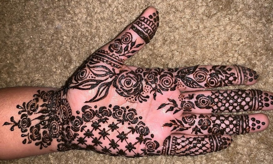 Image 11: One Hour Kids' Face Painting And Henna Art Sessions