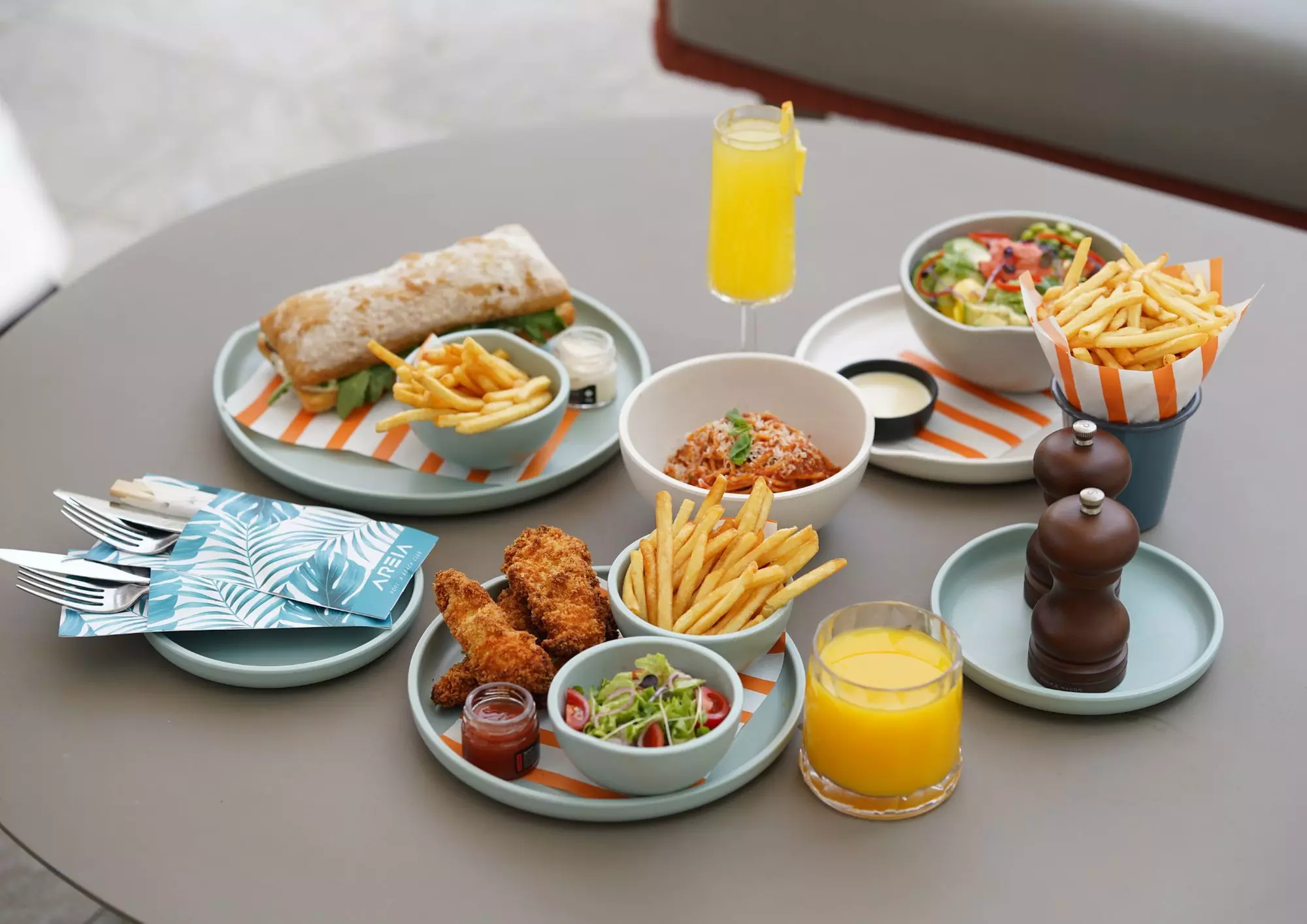 Premium 3 Course Menu +Water w/ Optional 1 Glass - Grape or Pool/Beach