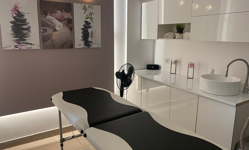 Image 1: Do 63% zniżki na Zabiegi kosmetyczne w spa/salonie (usługi) w Salon Urody Fabien