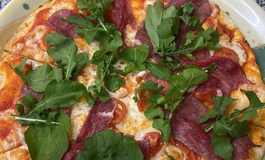 Image 2: Sabores internacionales: menú con todo incluido para 2 o 4 personas 