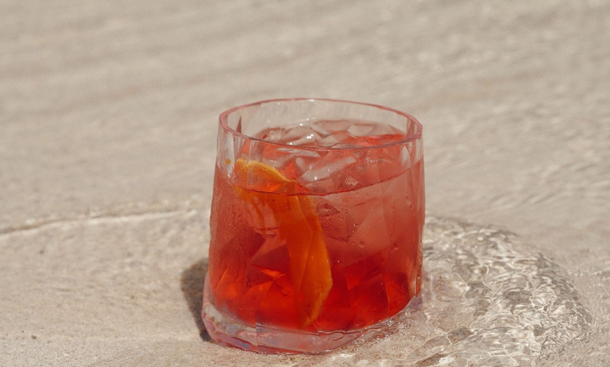 Image 8: Dip n Drunch for 1, 2, 3, or 4 - Pool & Beach Access and More