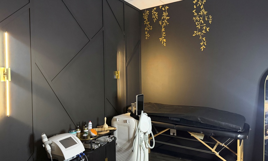 Image 2: 60-Min Ultrasonic Cavitation for Smoother Body Contours