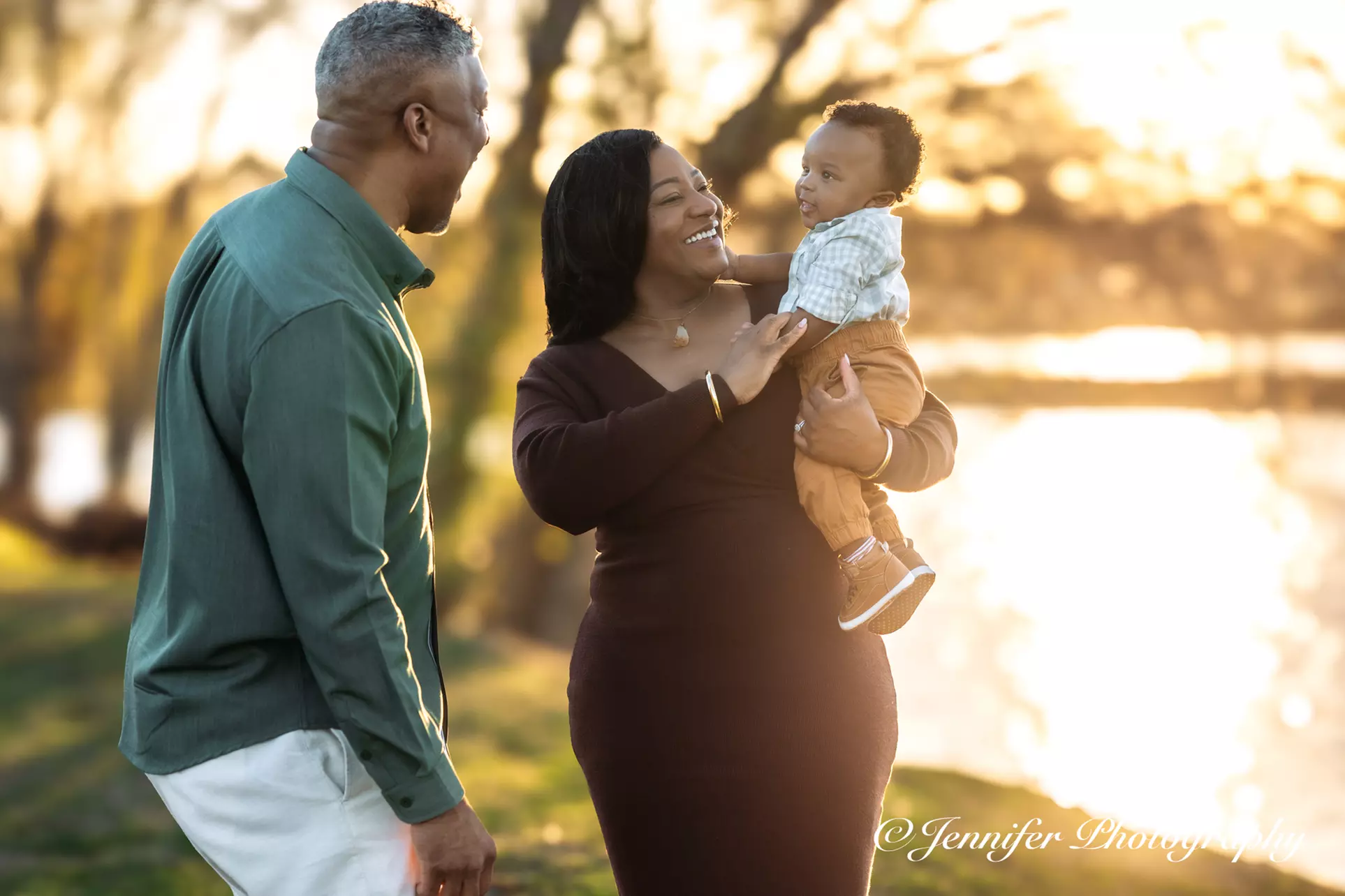 60,90, or 120-Minute Outdoor Photography Session with Photo Package