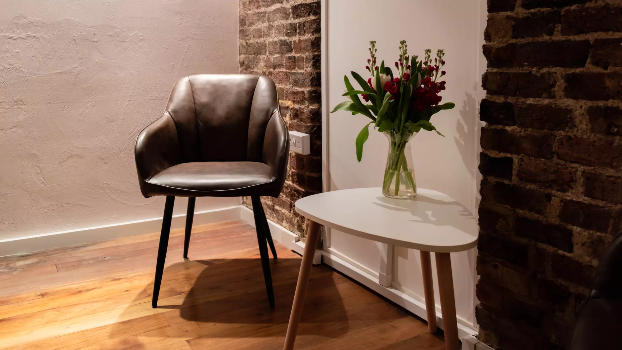 Glow & Renewal: Gua Sha Facial — 60 or 75 Minute Session