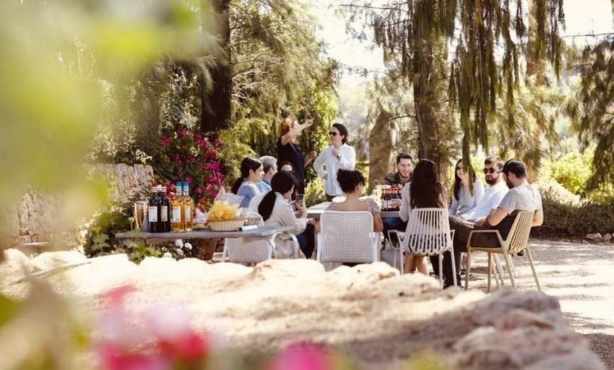 Image 5: Elabora tu propio vermut y visita un lugar emblemático para 1, 2 o 4 