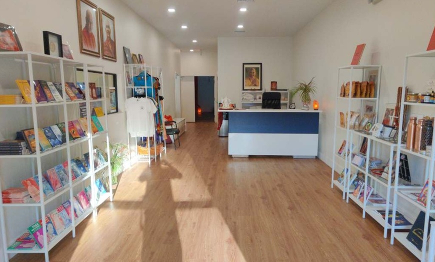 Image 2: 1 or 2 Weeks or 1 Month Unlimited Yoga Classes in Miami