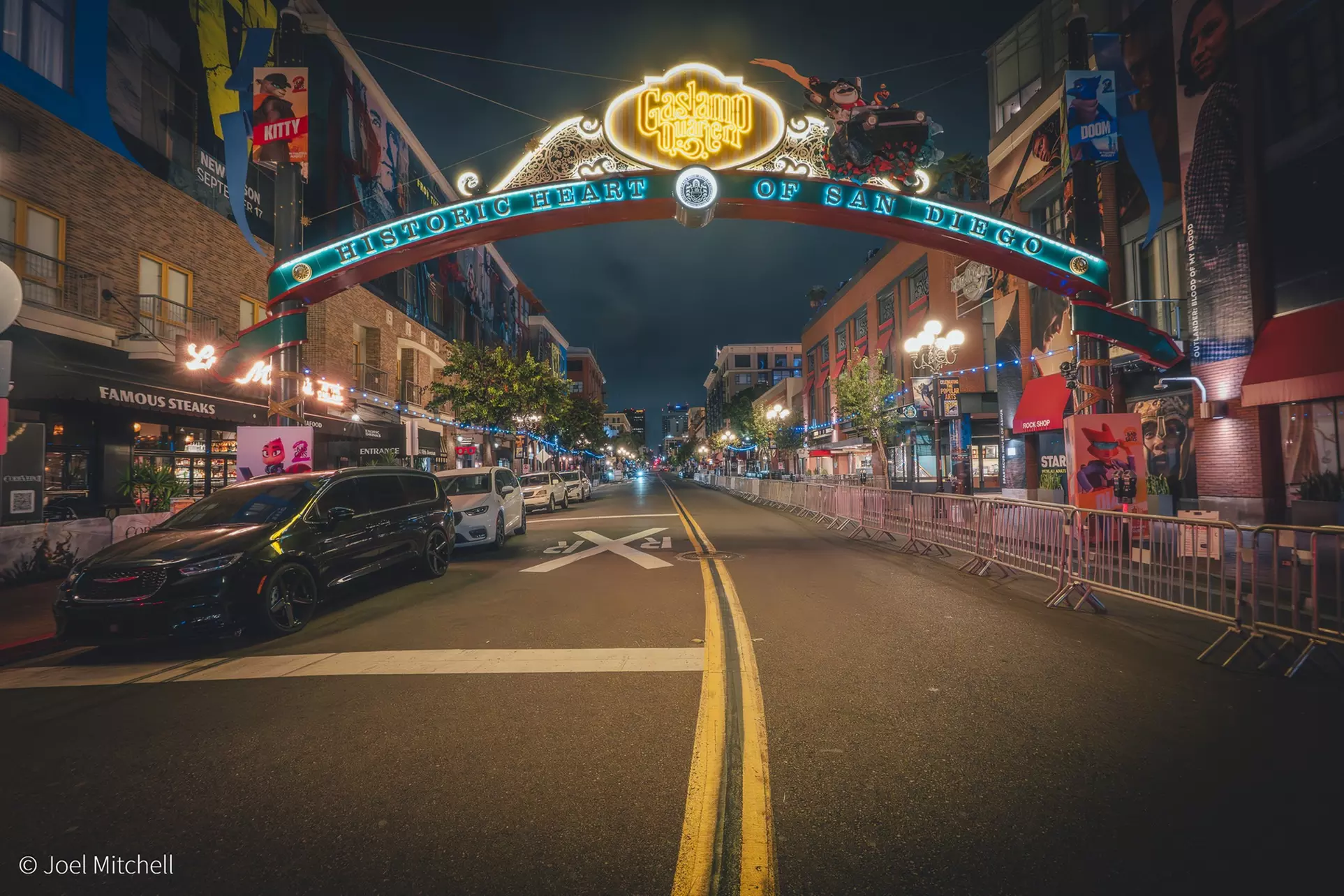 San Diego VIP Halloween Tour with LED Robots, Live Performers & Drinks 