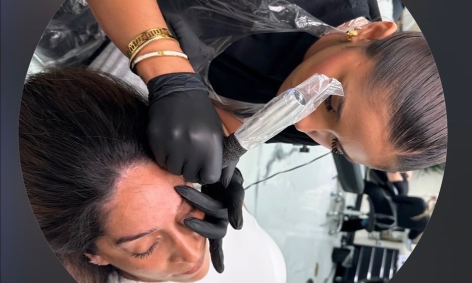 Transform Your Look with 3D Nanostroke Brows: Semi-Permanent Technique