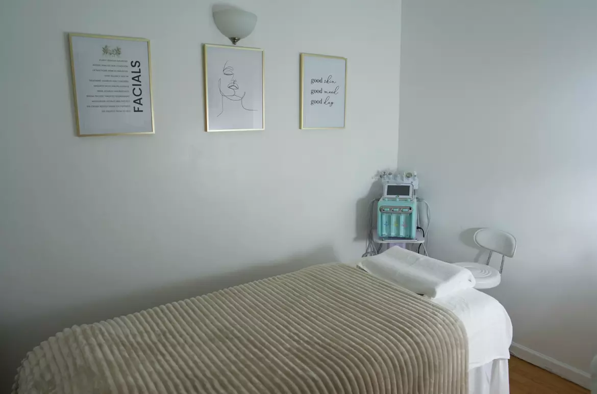 Full Body Deep Tissue Massage with Hot Stone and Essential Oils at Eden Spa Massage