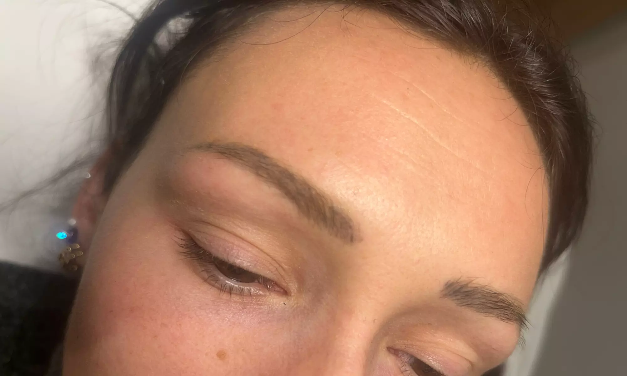Épilations et brow lift avec El Beauty Women