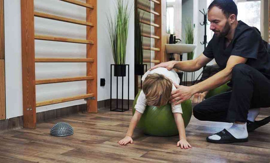 Image 3: Terapia manualna z diagnostyką medyczną i konsultacją – 1 lub 3 sesje