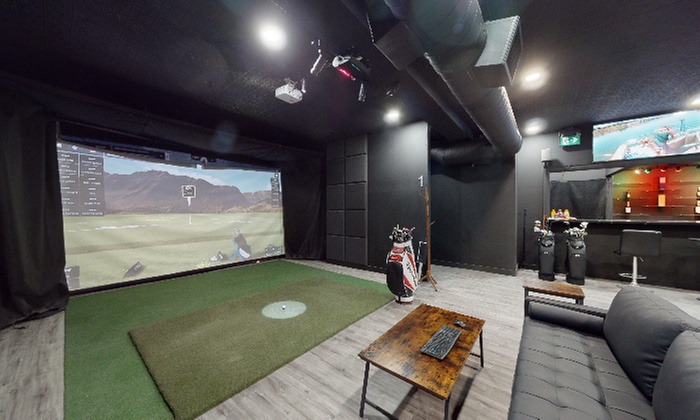 Indoor Golf Simulator Experience – Aurora