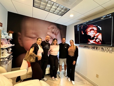Studio Baby Session – 2D/3D/4D/5D  45-minute session  Includes 10 black & white images - Imaging With Love 3D/4D/5D & 8K Pregnancy Ultrasounds in Miami – At Home & In Office