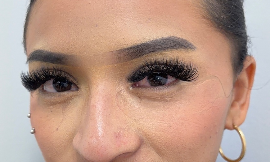 Image 6: Up to 60% Off on Eyelash Extensions at Silklashnbrow