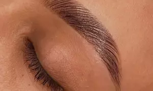 Do 15% zniżki na Przedłużanie rzęs w Glow Clinic