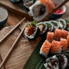 Image 1: Zestawy sushi na wynos dla 2 lub 4 osób
