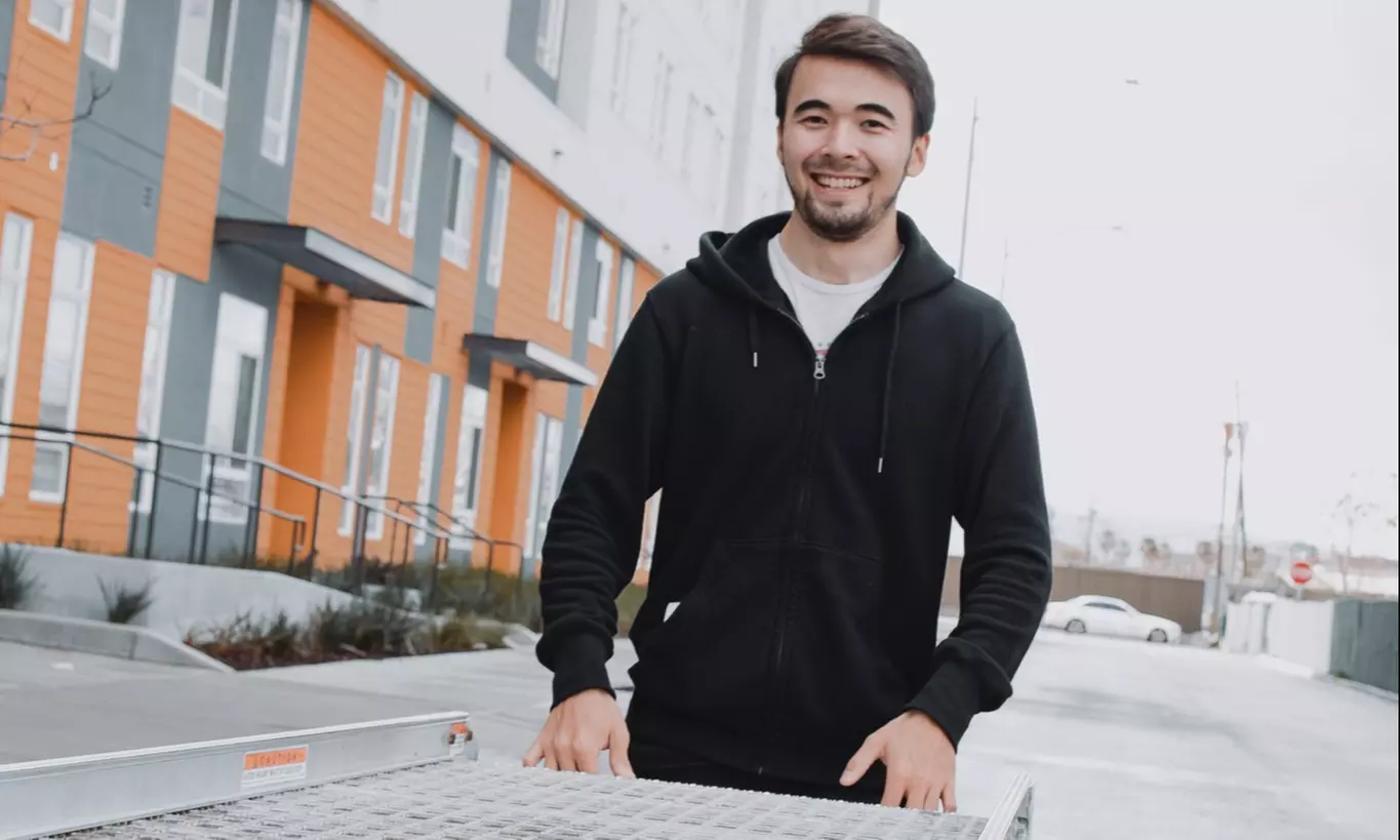 Up to 75% Off on Moving Services at CEO Moving - Second Medium