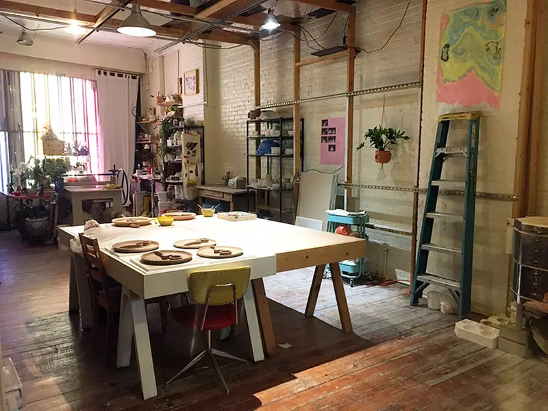 Up to 34% Off on Pottery Lesson at e.e. ceramics