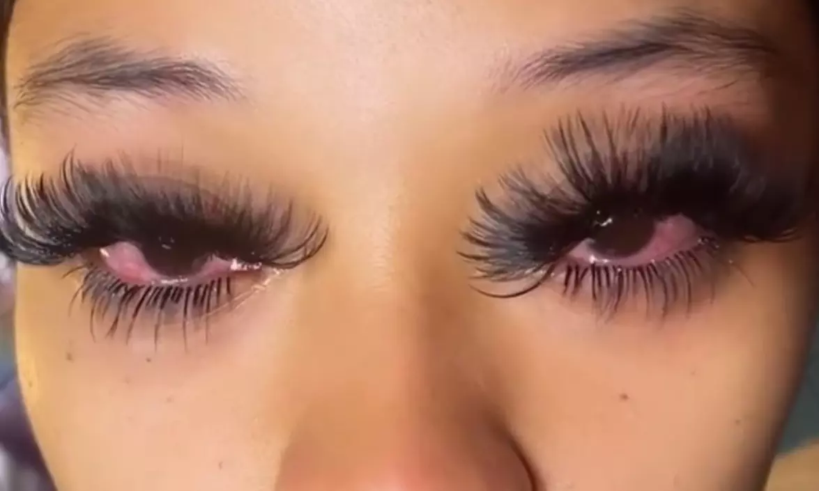 Up to 40% Off on Eyelash Extensions at Blesseddbrows - Second Medium