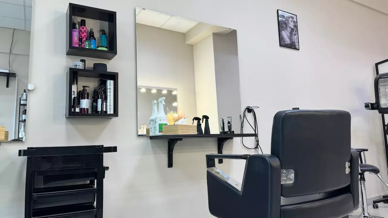 Strzyżenie, koloryzacja, pielęgnacja włosów i więcej