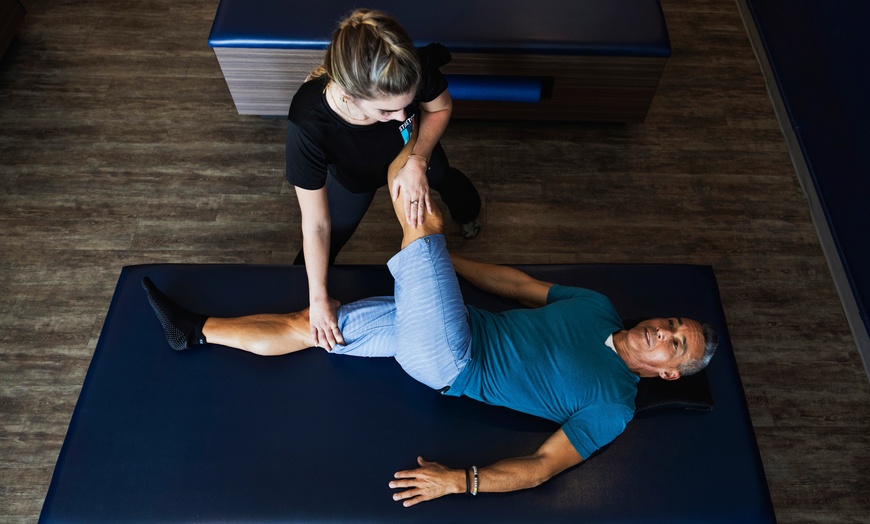 Image 2: Experience Personalized 50-Min 1-on-1 Stretch Session 