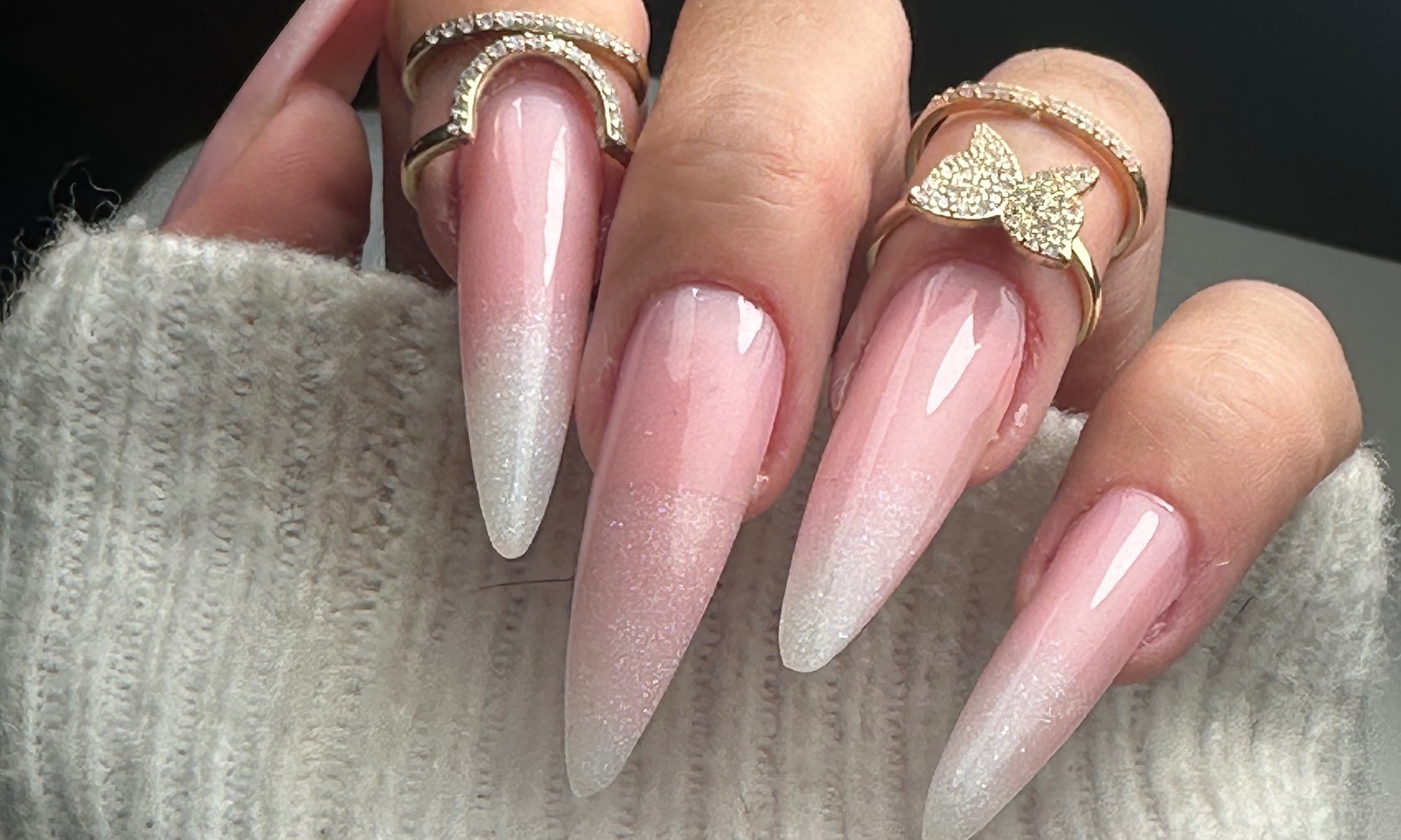 Pose de vernis semi-permanent, gainage ou rallongement gel