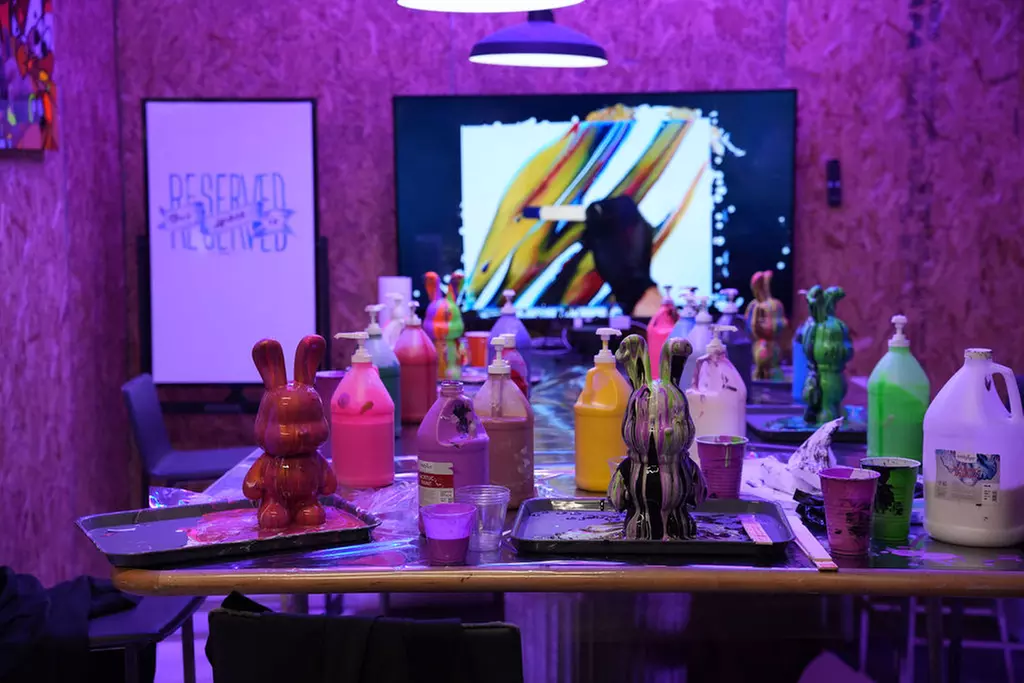 Hands-On Fluid Art Class at The Studio 1016 – Boise, ID