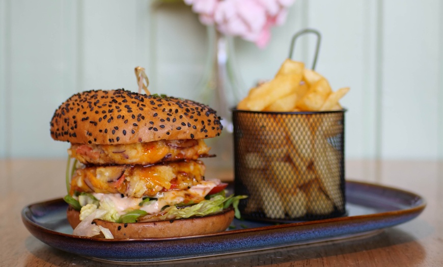 Image 2: Delicious Breakfast & Lunch Deals for 1, 2, or 4 

4o