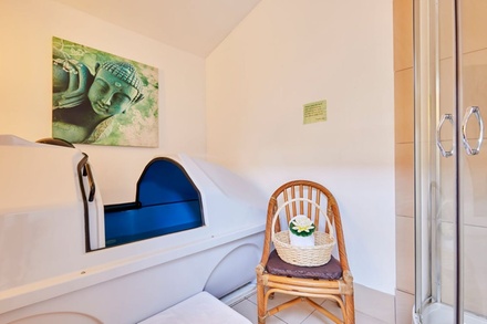 One Visit: One-Hour Floatation Session - Life Essence Natural Therapies