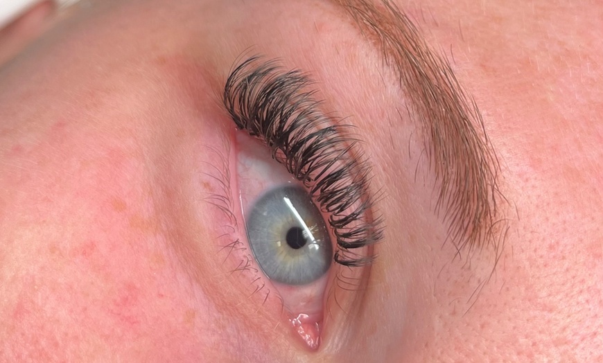 Image 6: Up to 55% Off on Eyelash Extensions at Lee Lash LLC