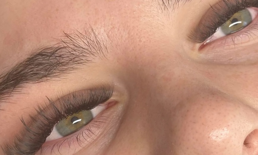 Image 5: Classic, Deluxe, Hybrid, Wispie, Volume, or Queen Eyelash Extensions