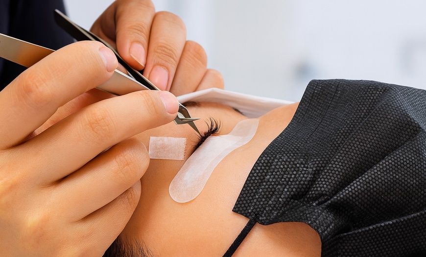 Image 7: Cashmere or Mink Eyelash Extensions at Chelsea Lash
