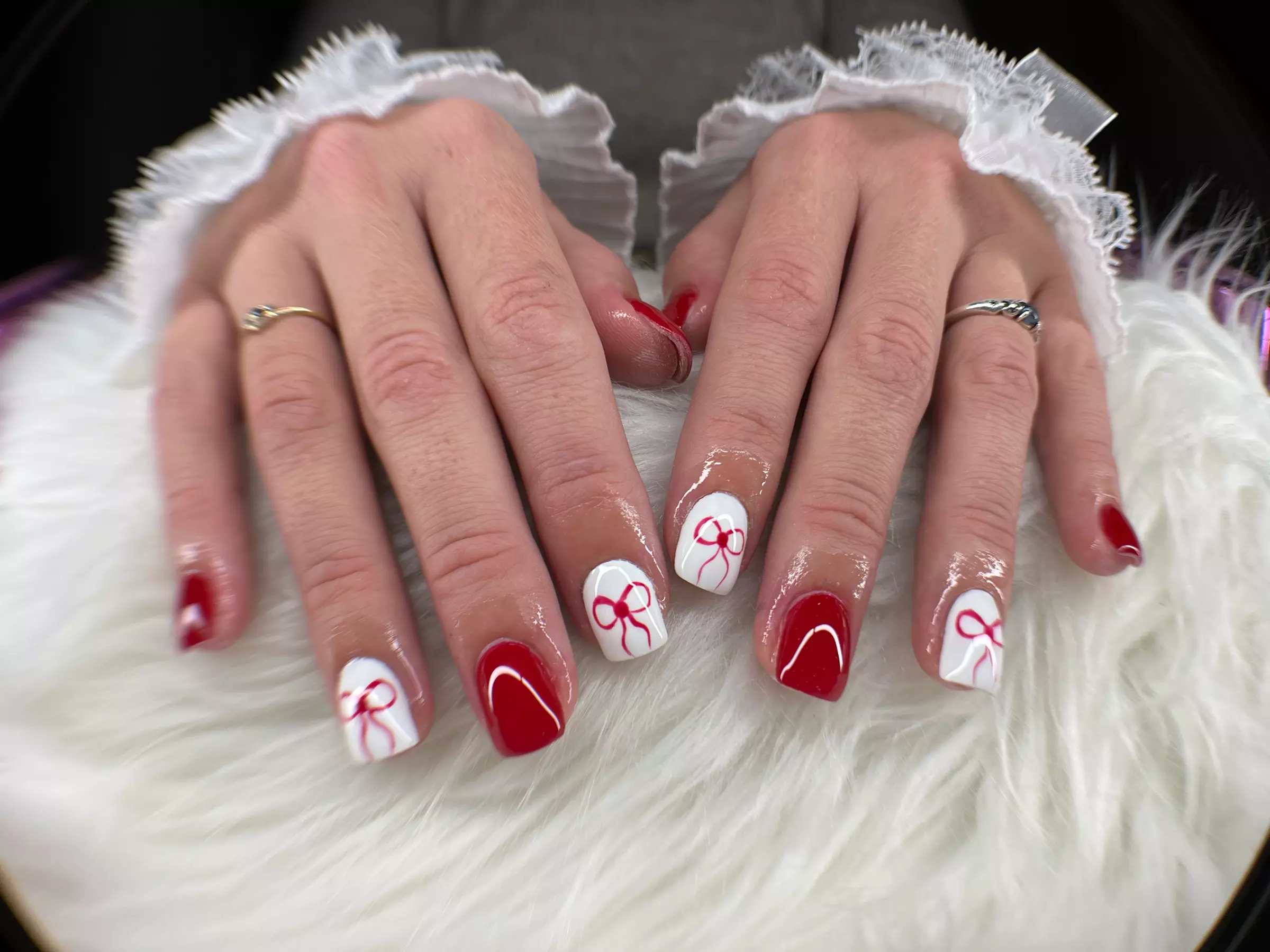 Pose de vernis à ongles ou capsules mains et/ou pieds