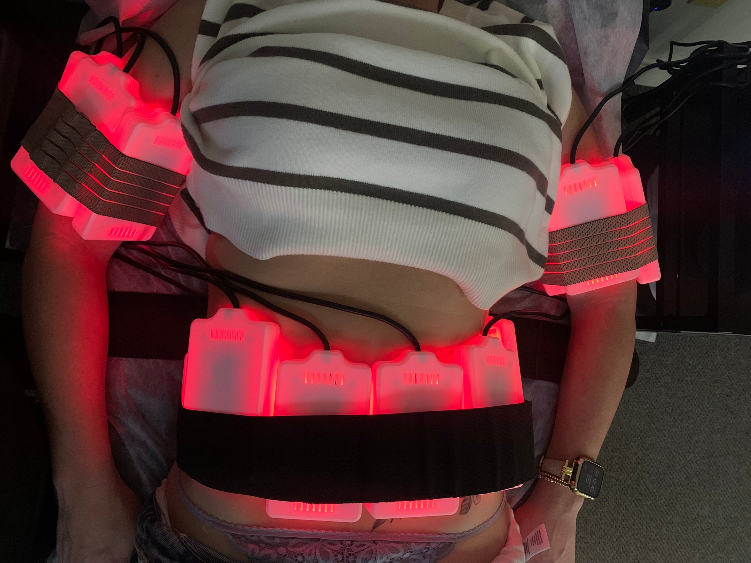 Experience a Non-Invasive Laser Lipo Session and Consultation