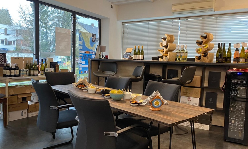 Image 3: Kleine Runde, großer Geschmack: Weinprobe mit Tapas für 4-8 Personen