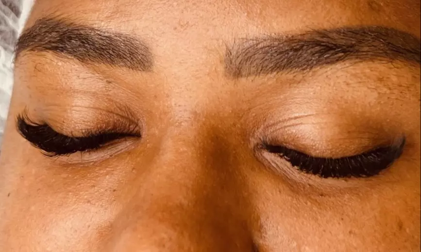 Pose de cils personnalisée pour sublimer chaque regard