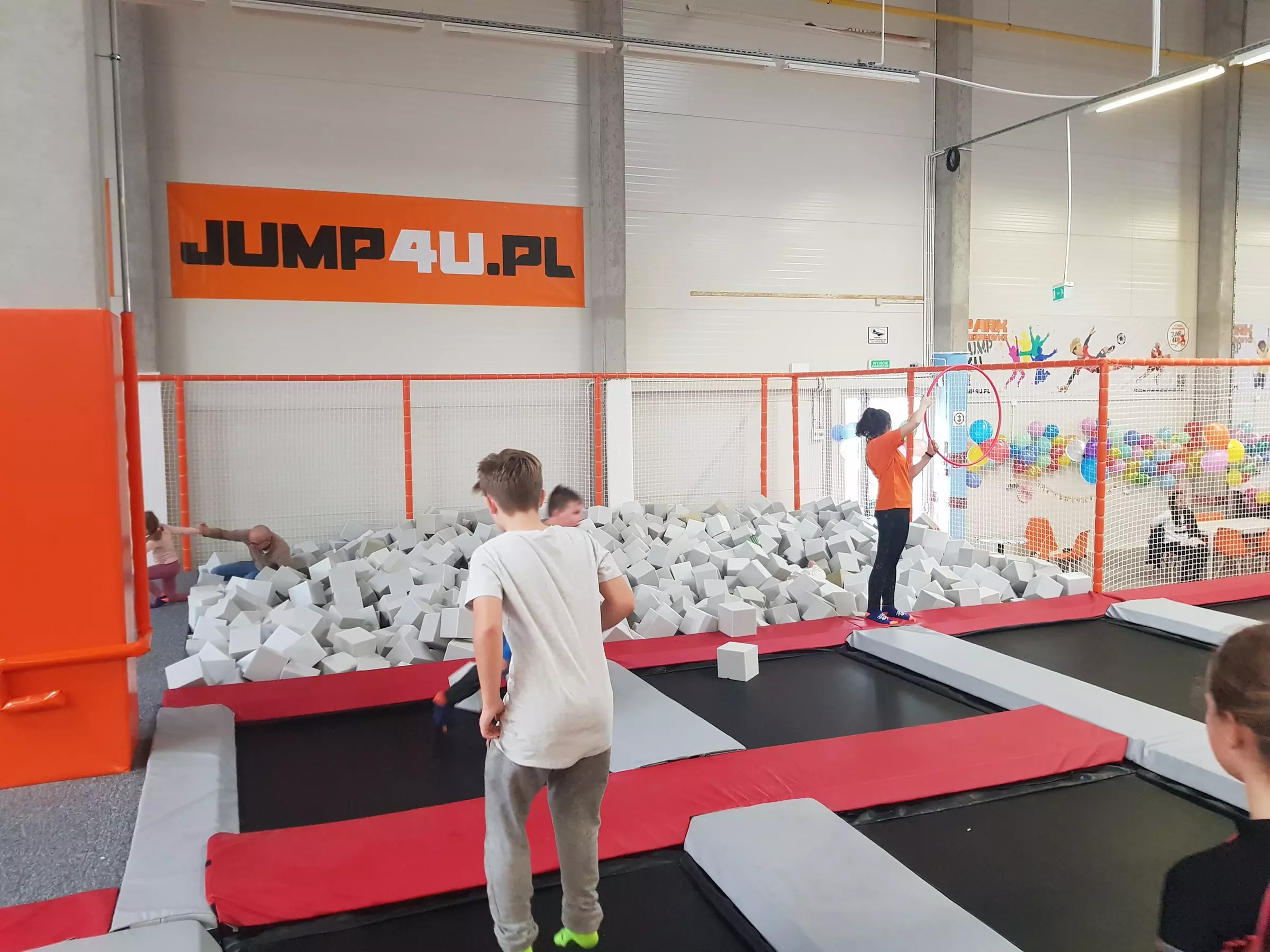 Godzinne wejście do parku trampolin dla 1 lub 2 osób