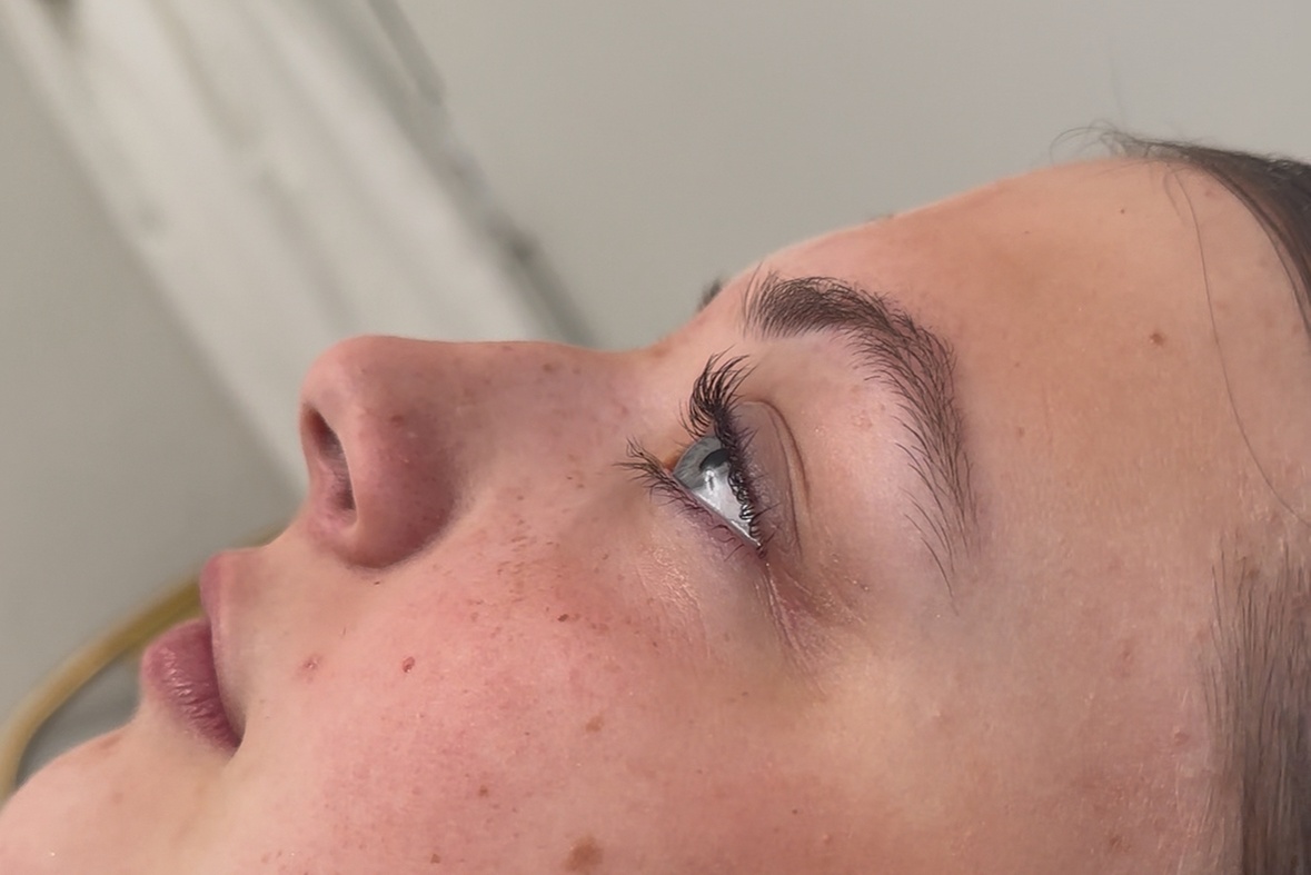 Achieve Stunning Look with Lash Lift and Tint Sessions